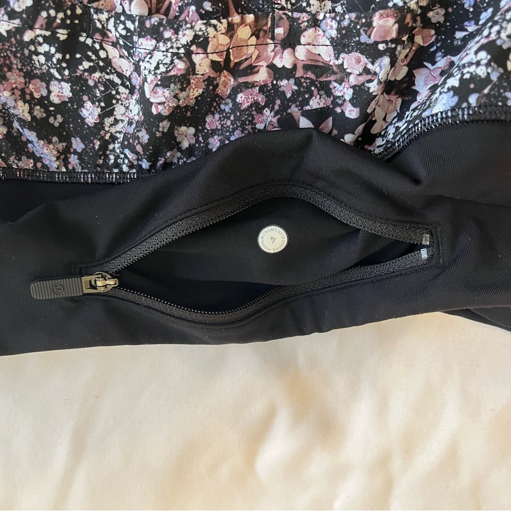 Lululemon Run Times Shorts size 4 Flower print - Picture 12 of 13